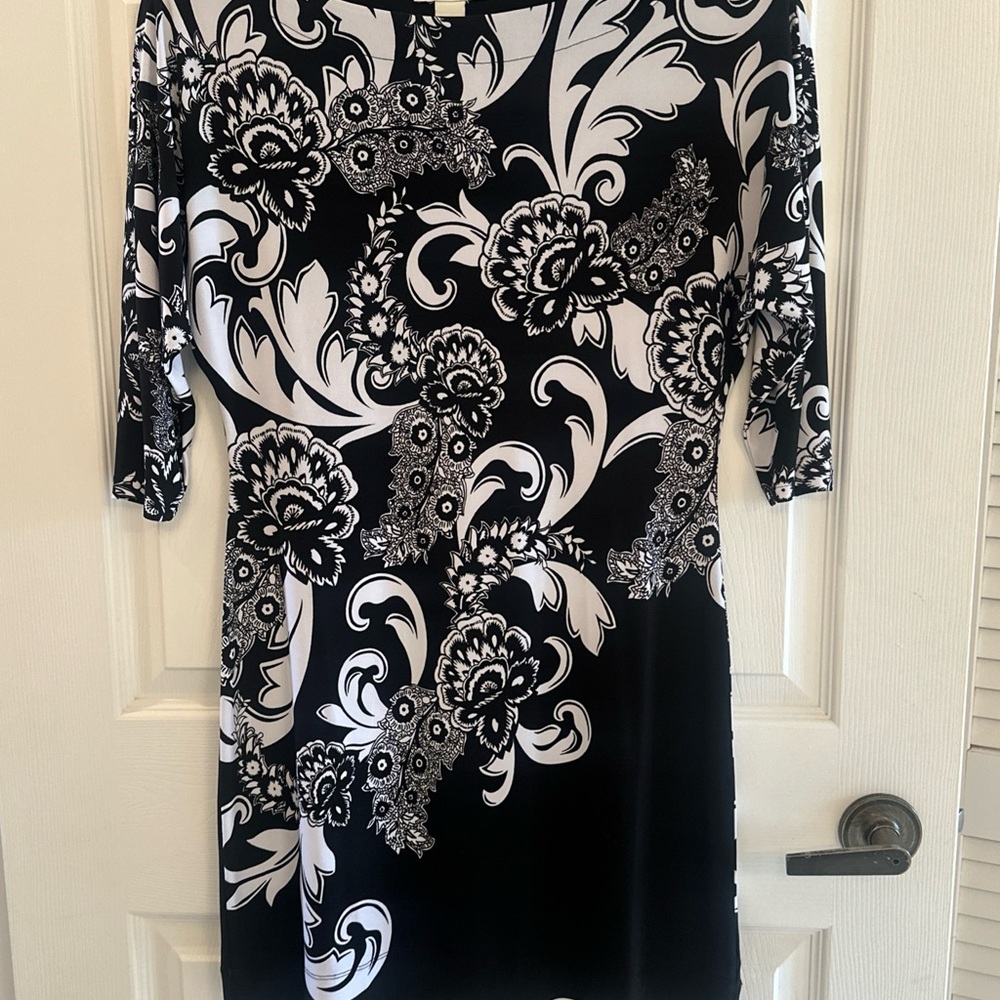 White House Black Market Black and White Patterned Dress